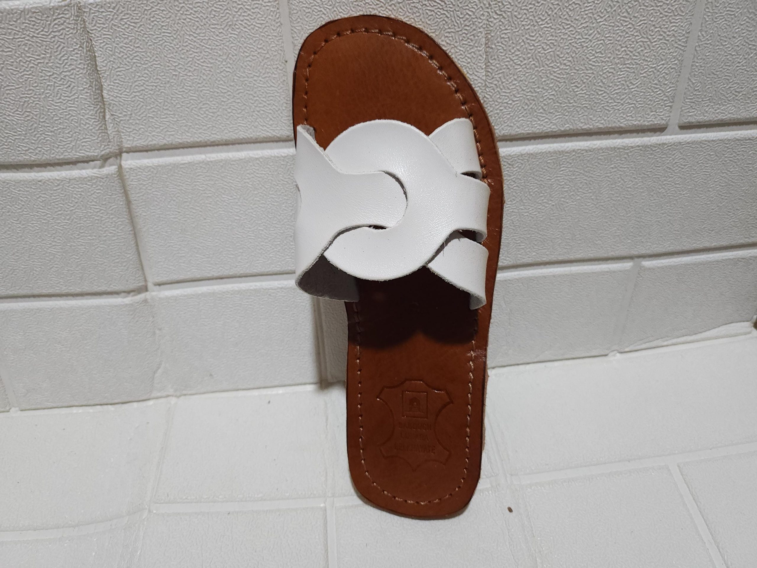 Handmade Moroccan White Leather Sandals For Women – Flat Slip-on Summer Shoes With Interlocking Strap – Artisan Minimalist Brown Sole Slides