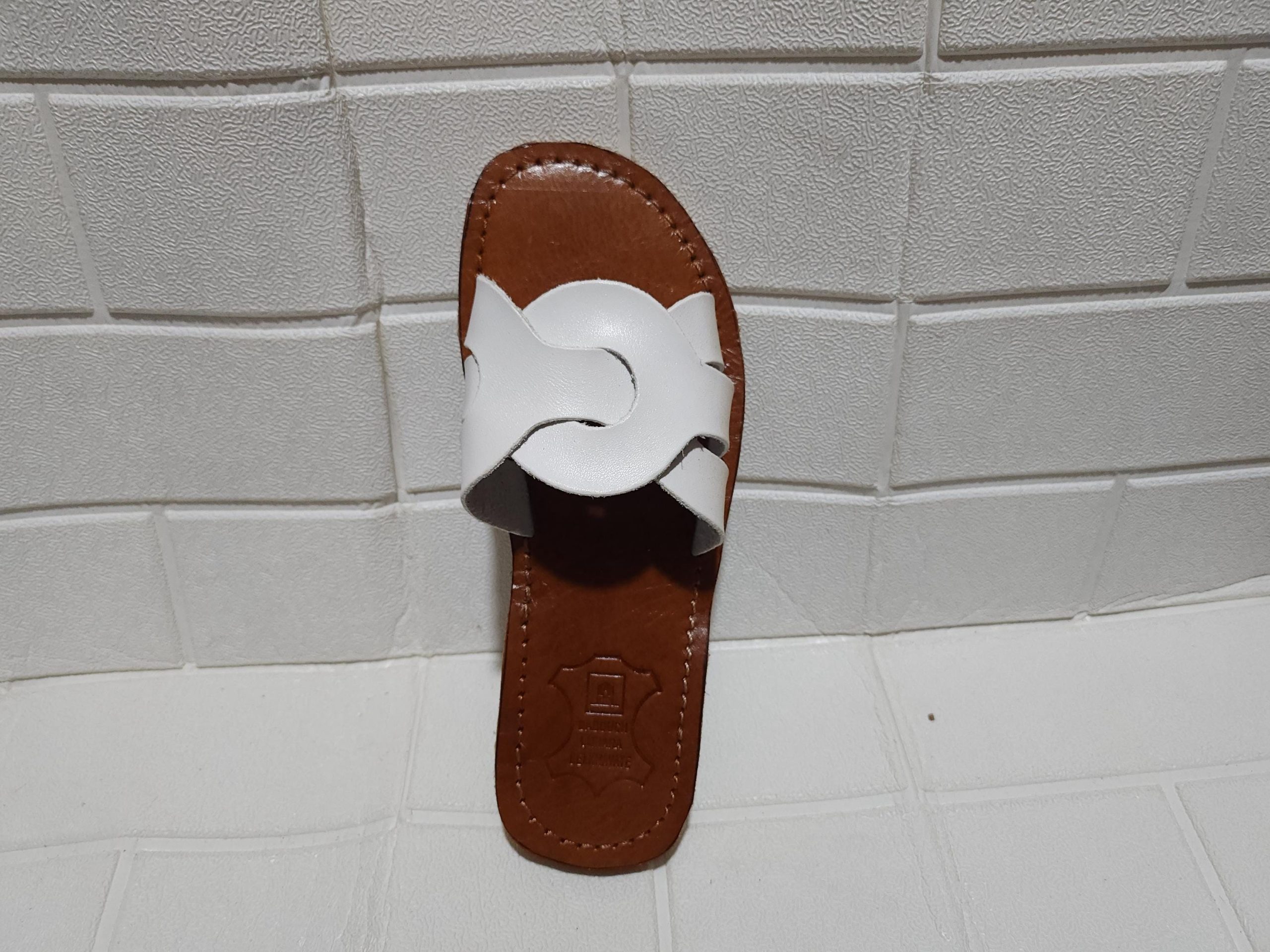 Handmade Moroccan White Leather Sandals For Women – Flat Slip-on Summer Shoes With Interlocking Strap – Artisan Minimalist Brown Sole Slides